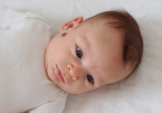 Возраст появления первых родинок у детей